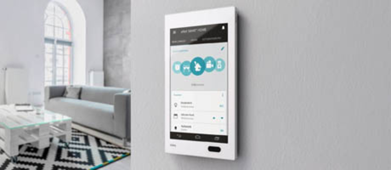 Bedienzentrale Gira G1 bei Haus- und Elektrotechnik Uhlig GmbH in Schwarzenberg
