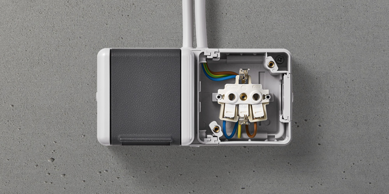 Doppelsteckdose mit Trennsteg bei Haus- und Elektrotechnik Uhlig GmbH in Schwarzenberg